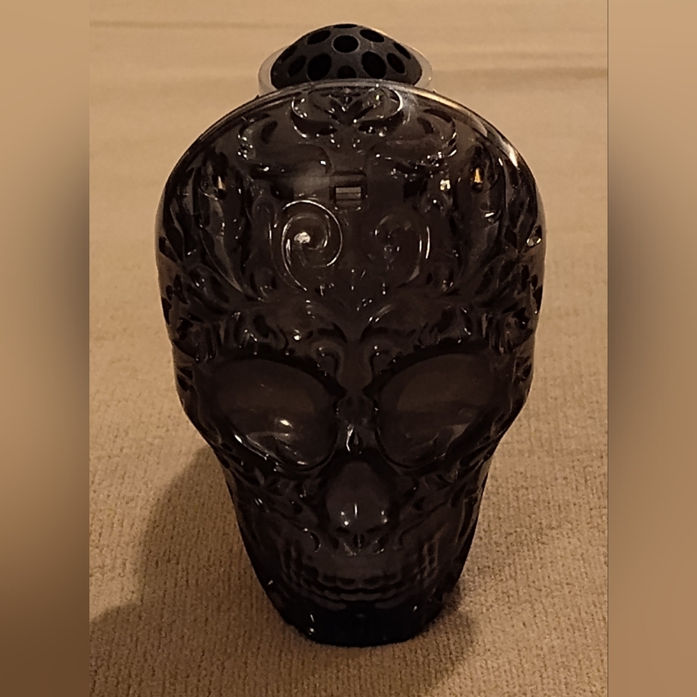 NEW! BBW Wallflower Black Skull Plug-In